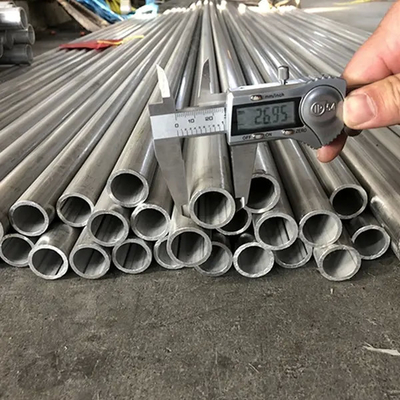 우수한 용접성, 뛰어난 수명 ASME SB622 UNS N06230 니켈 합금 파이프 NPS 8인치 x SCH 40
