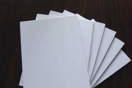 깨끗한 아크릴릭 A4는 방풍 유리 PMMA 루사이트 플레이트를 닦았습니다